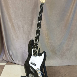 Обложка ROCKDALE Stars JB Bass Black