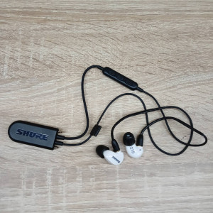 Обложка SE215SPE-W-BT1-EFS