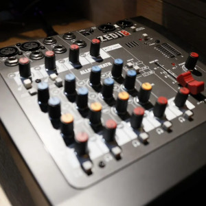 Обложка Микшер аудиоинтерфейс Allen & Heath ZEDi-8